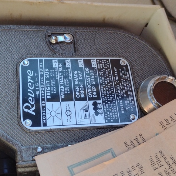 Revere Eight Cine Camera - Picture 4 of 4